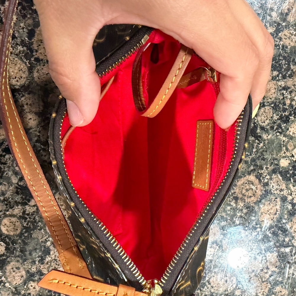 NWOT Dooney & Bourke Black with Brown Trim Barrel Shoulder Bag 🤎 - Picture 7 of 10